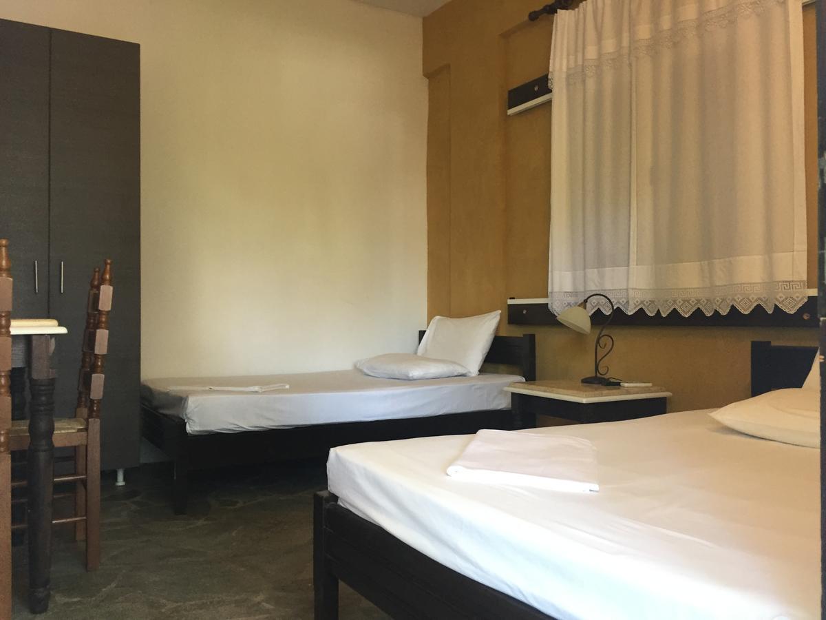 Sotiroulis Apartments Nea Mesagkala Luaran gambar
