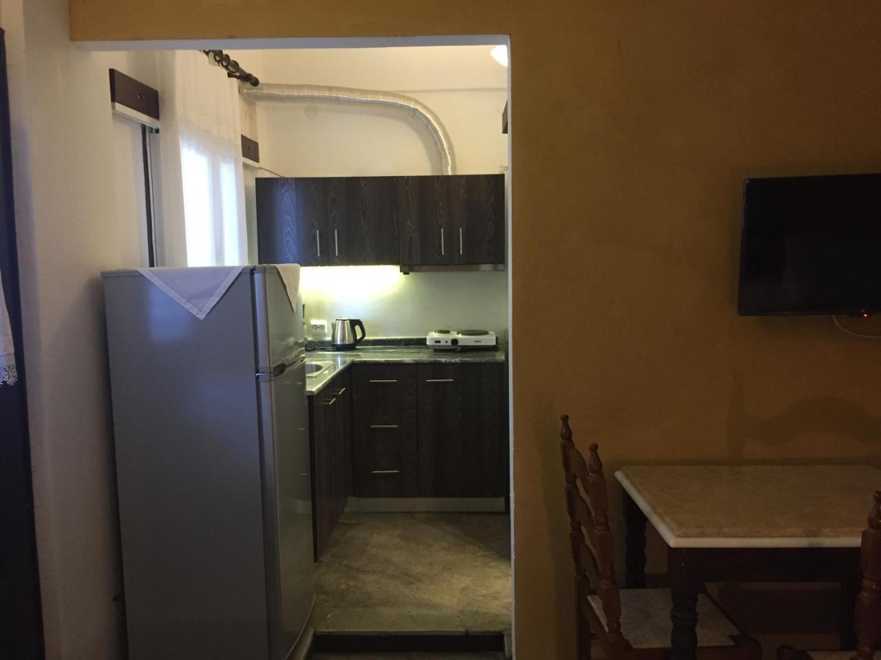 Sotiroulis Apartments Nea Mesagkala Luaran gambar